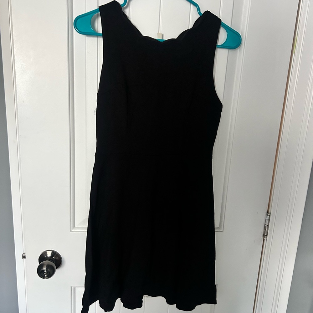 Monteau Black Scallop Sleeveless Dress